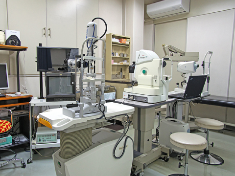 富山市の田中眼科医院 診察室